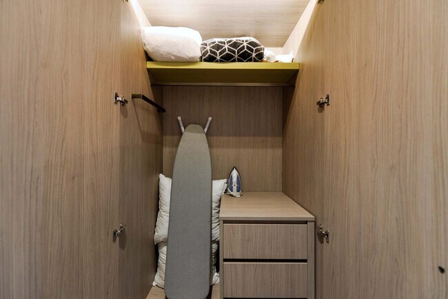 Building Photo - 801 S Miami Ave