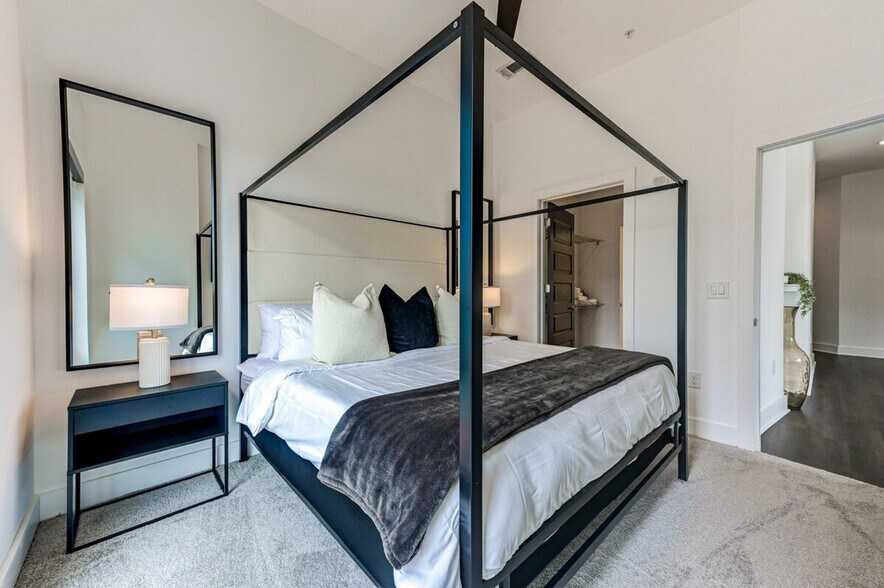 Building Photo - 1075 Peachtree Rd