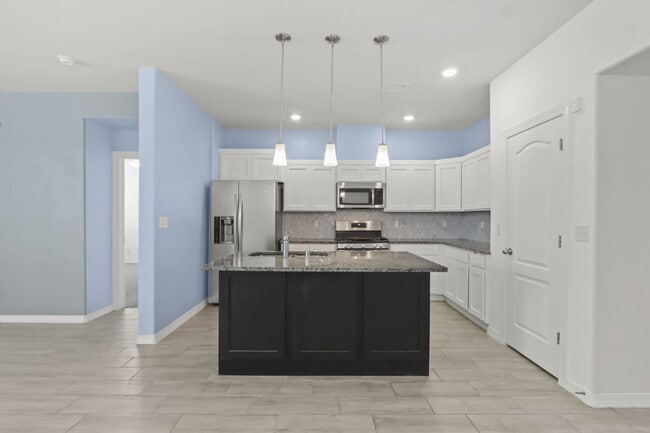 Building Photo - 4-Bed, 3.5-Bath Home in 79928