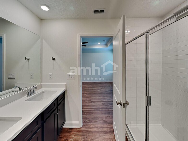 Building Photo - 12721 Percy Ln