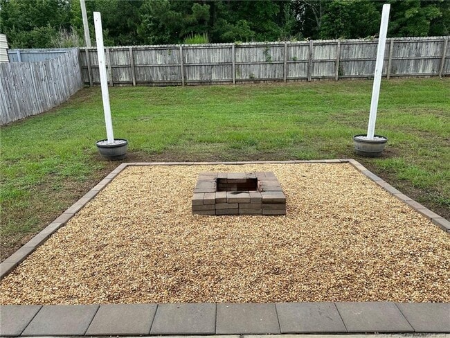 Building Photo - 654 Hogart St