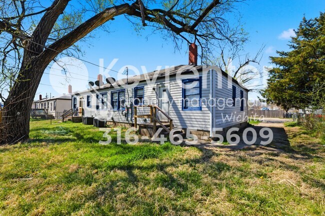 Building Photo - 2322 S Emporia St