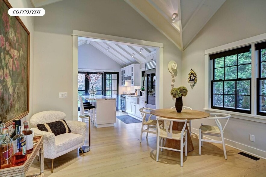 Building Photo - 95 Fordham Rd