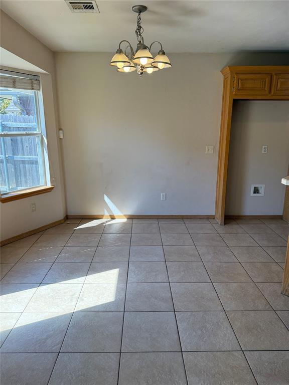 Building Photo - 716 Eastridge Dr