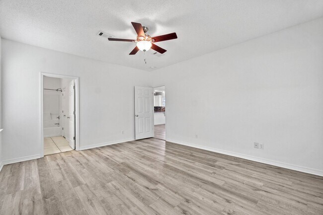 Building Photo - 47 White Heron Dr