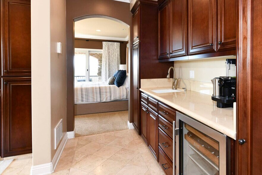 Building Photo - 21 Pinnacle Peak St