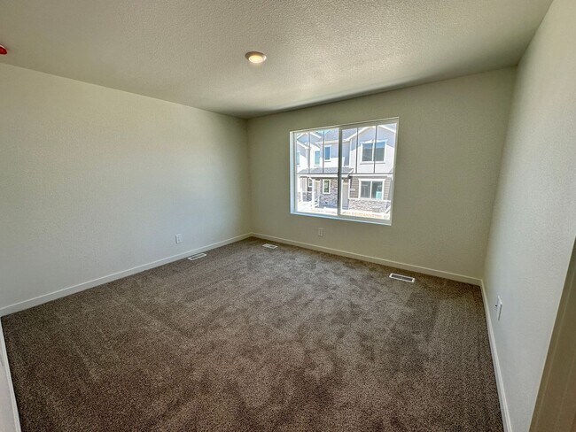 Building Photo - 3909 Canoe St