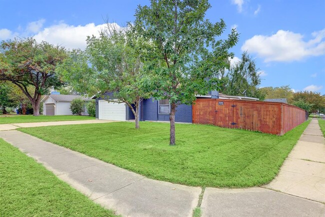 Building Photo - 6300 Capriola Dr
