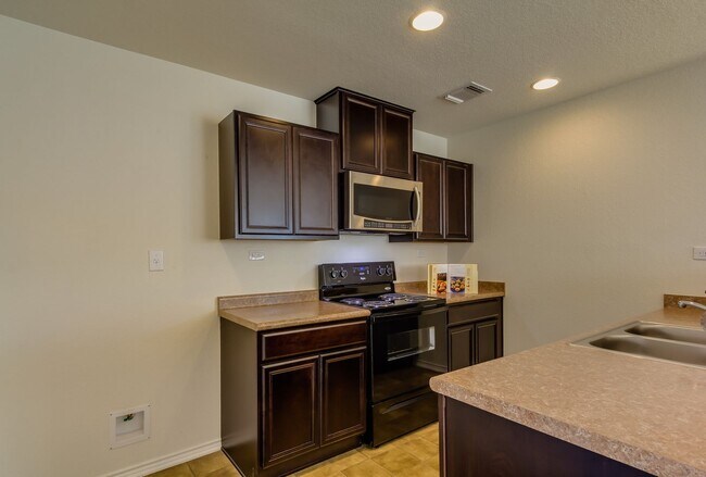 Building Photo - Beautiful 1 Story Home!