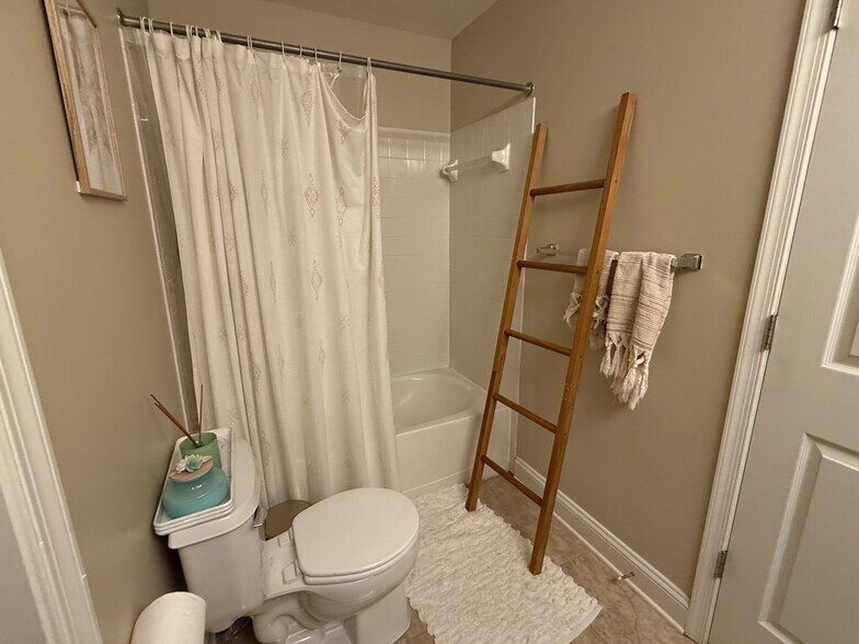 Building Photo - 18805 Sparkling Water Dr