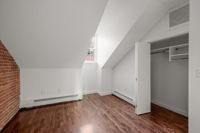 Building Photo - 32 Hancock St