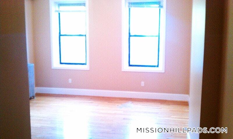 Building Photo - 252 Warren St