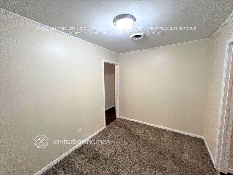 Building Photo - 113 Nashua St