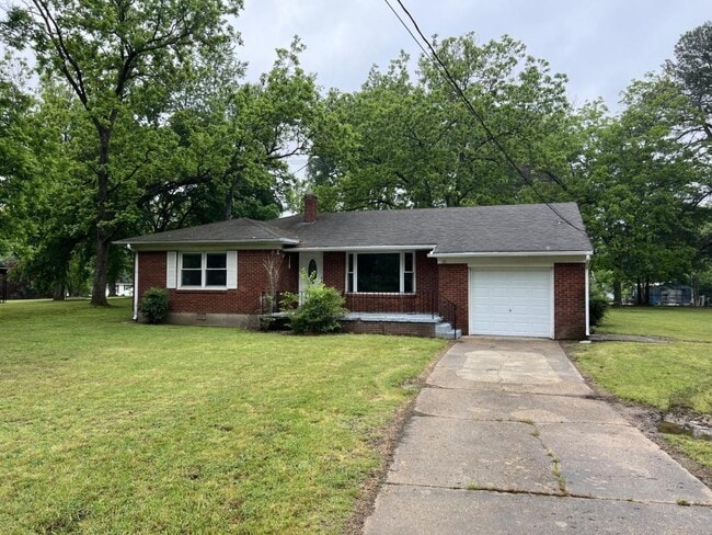 Primary Photo - 21 Covington St