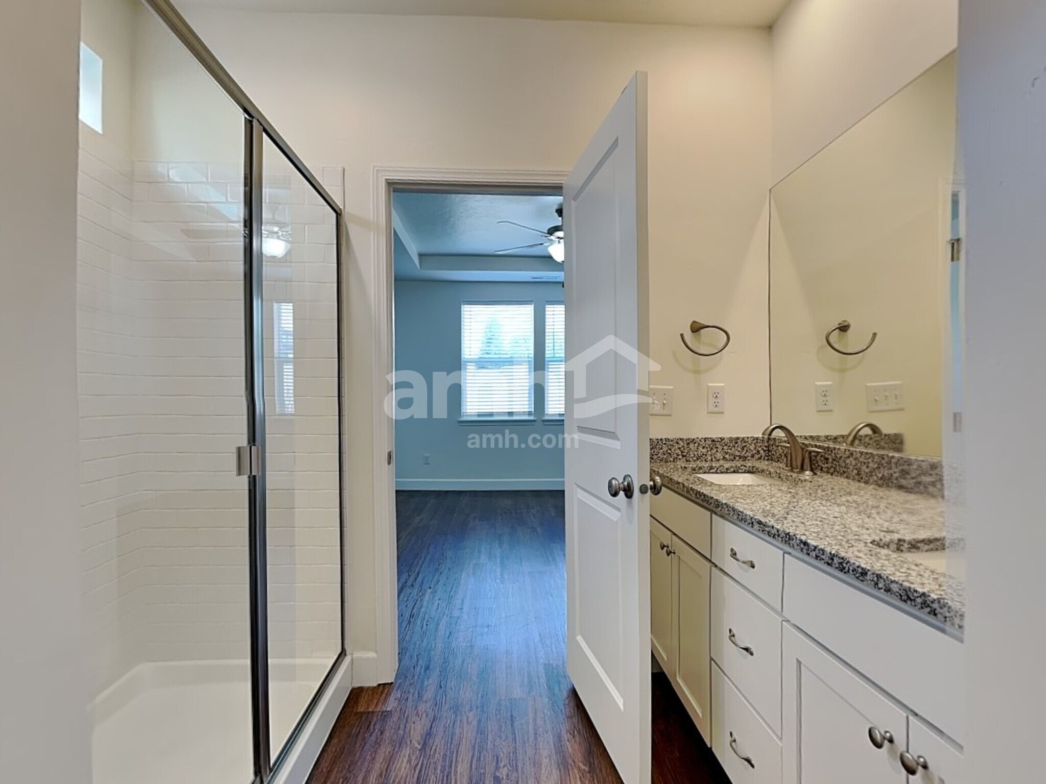 Building Photo - 3492 S Bartlett Ave