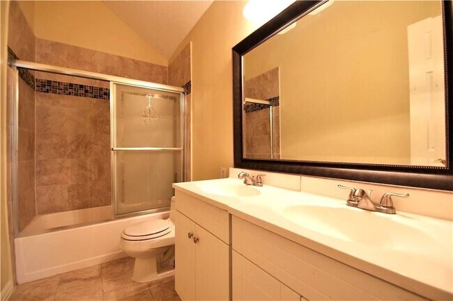 Building Photo - 2708 Cascade Dr