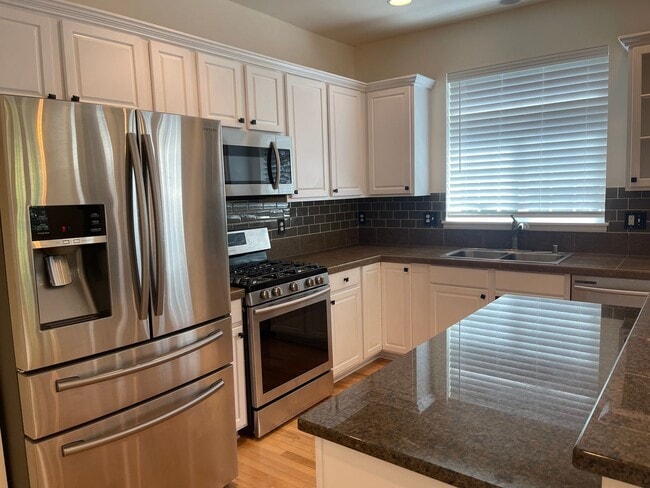 Building Photo - Well maintained 3bd Issaquah Highlands Tow...