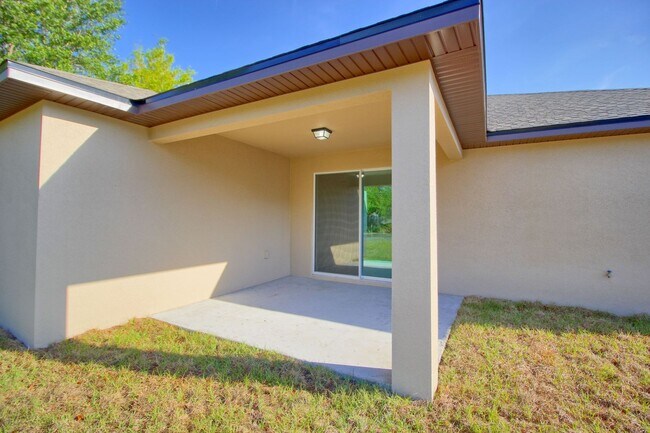 Building Photo - 5054 Marina Dr