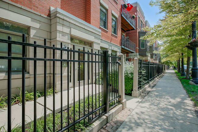 Building Photo - 1407 S Halsted St