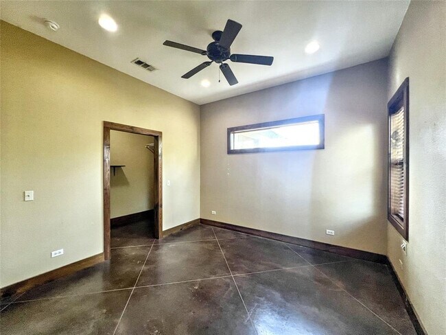 Building Photo - 8750 Scarlet Cir