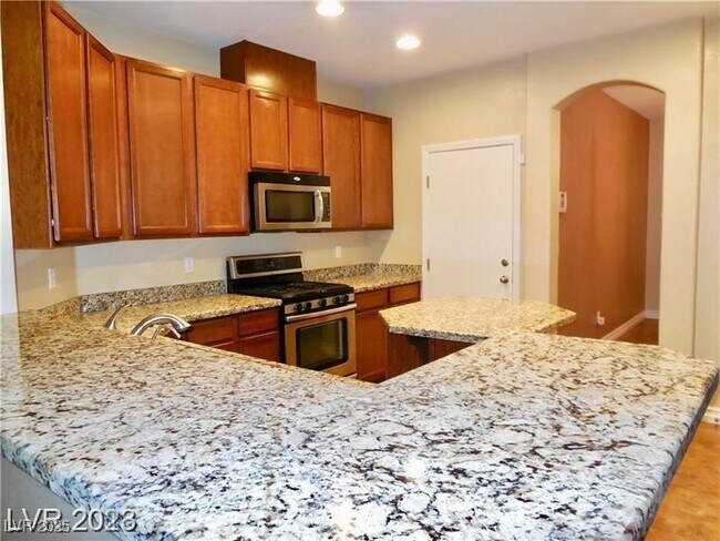 Building Photo - 6480 Trautman Ct