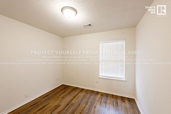 Building Photo - 2280 Bunker Ln