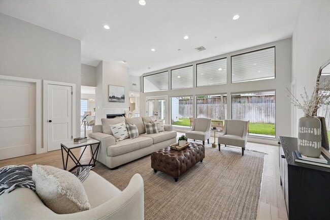 Building Photo - 625 Rancho Bauer Dr