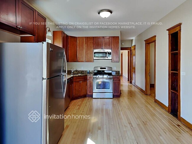 Building Photo - 2423 Wesley Ave