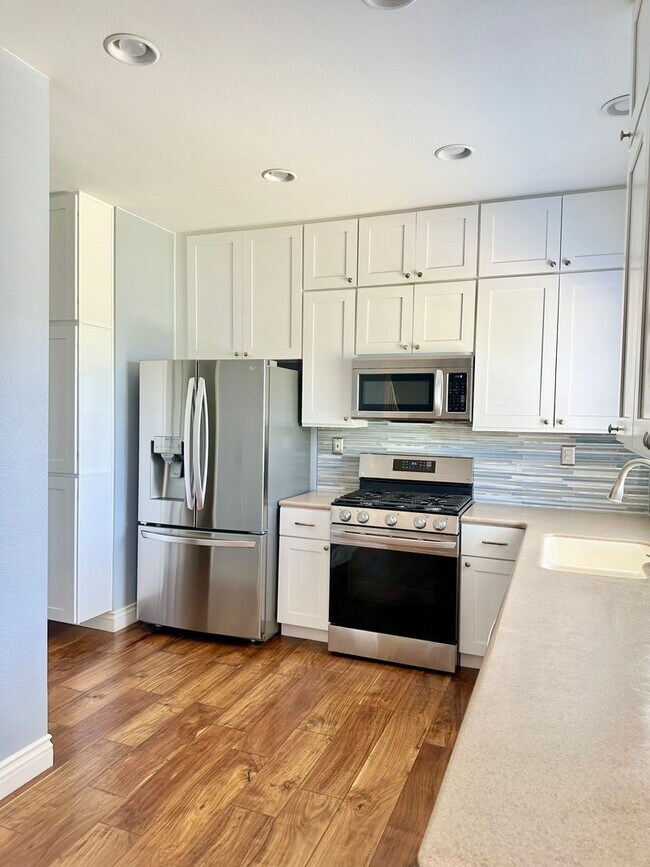 Building Photo - 1508 Robles Dr
