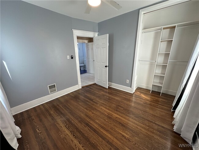 Building Photo - 1133 Hertel Ave