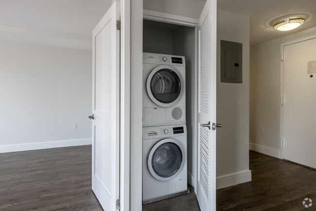 Interior Photo - The Cole by Stonehenge