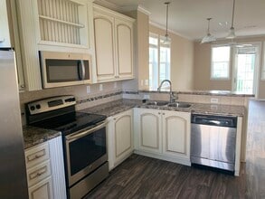 Building Photo - 28528 Channel View Dr