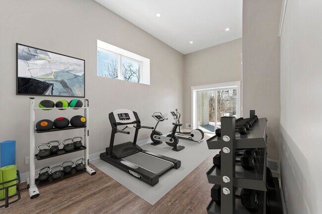 Building Photo - $1,000 MOVE-IN CREDIT!