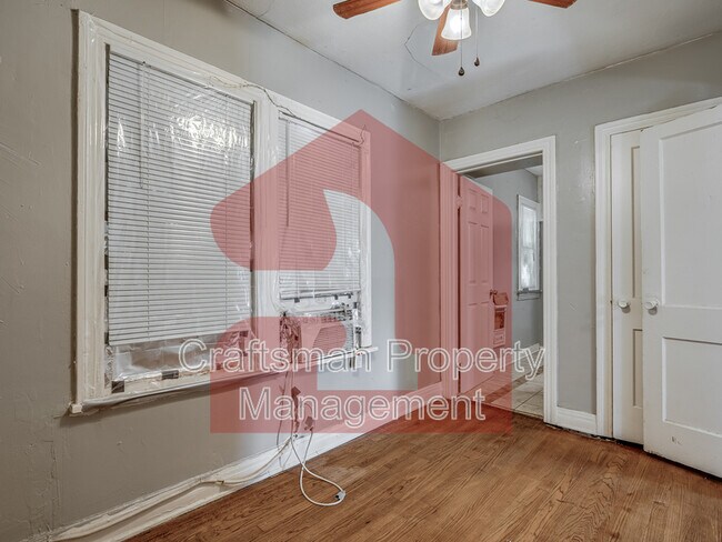 Building Photo - 2309 1/2 N Florida Ave