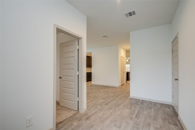 Building Photo - 3507 Telford Ln