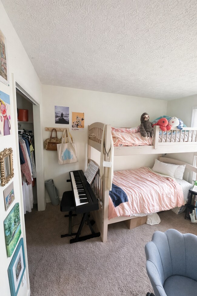 Building Photo - 148 Clover Valley Cir