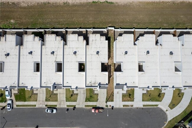 Building Photo - 18 S Marla Ct