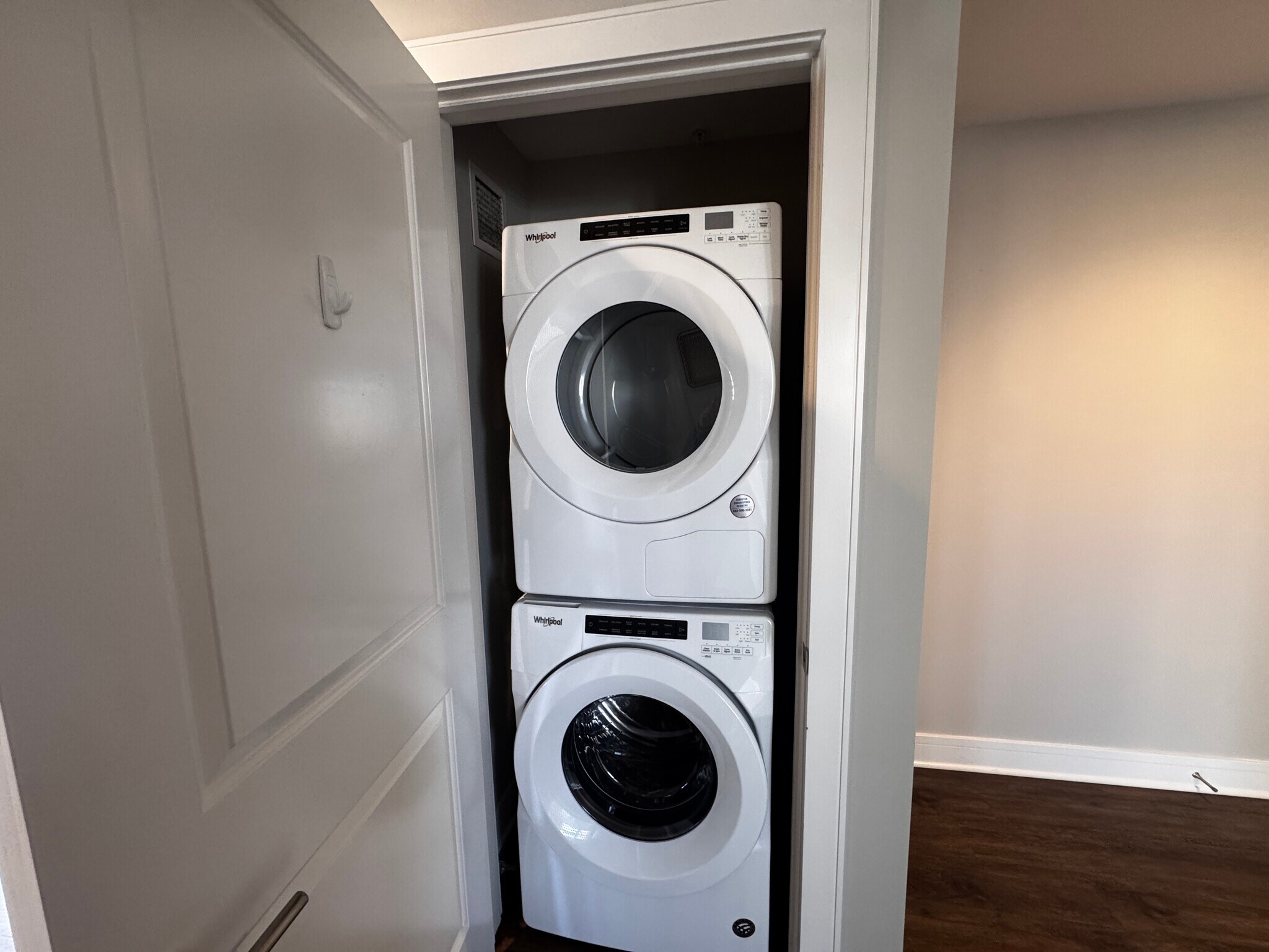 Building Photo - 3845 N Broadway St