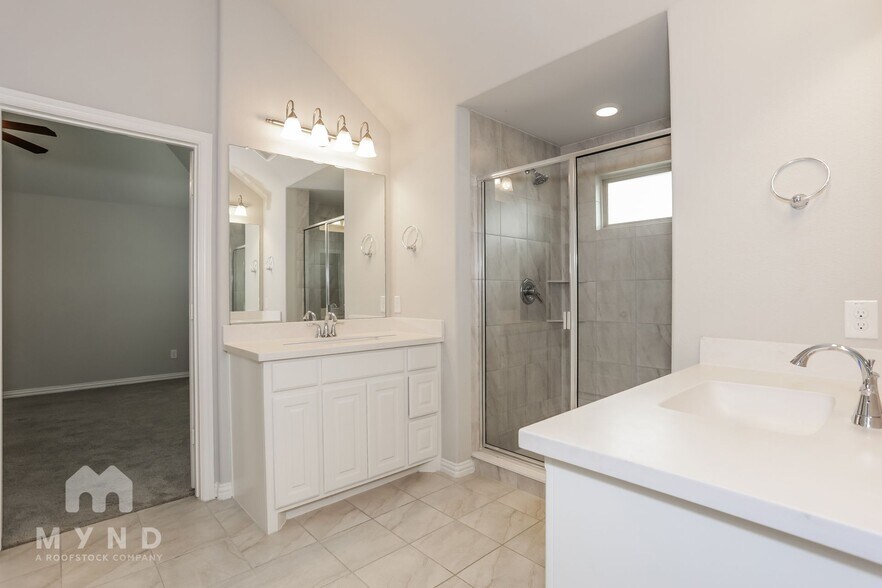 Building Photo - 120 Knight of Realm Blvd