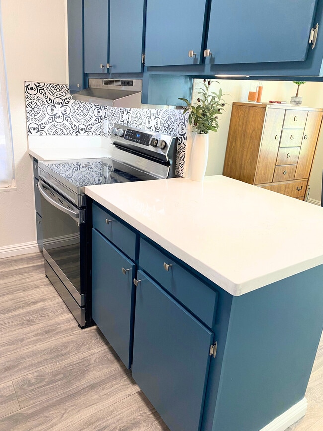 Building Photo - 1778 W 28th St