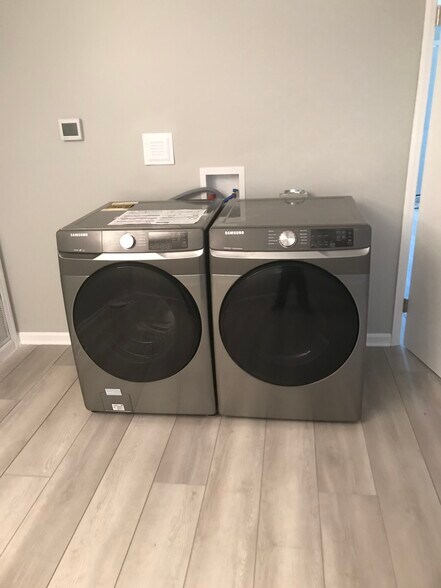 Washer Dryer - 4617 Yates Mill Pond Rd