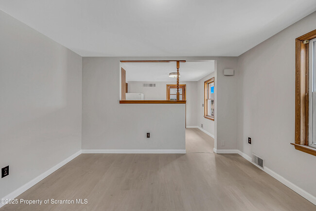 Building Photo - 1605 Bulwer St