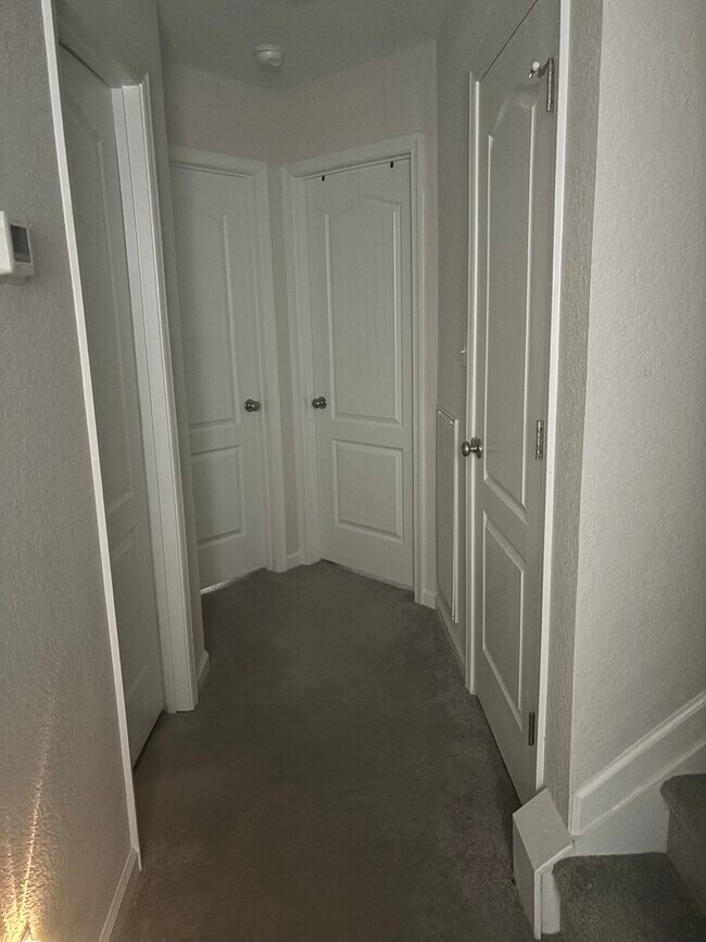 Building Photo - 3113 Burlington St