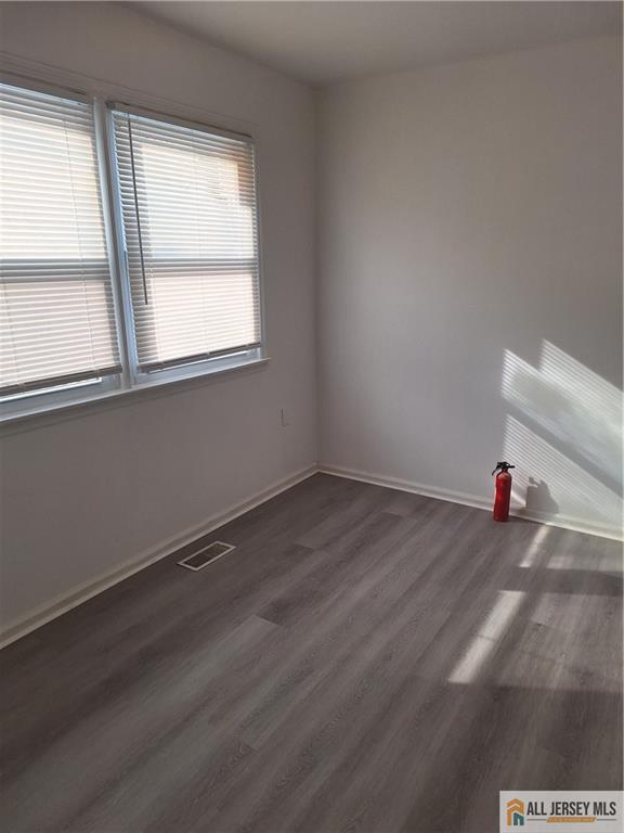 Building Photo - 4087 Woodbridge Ave