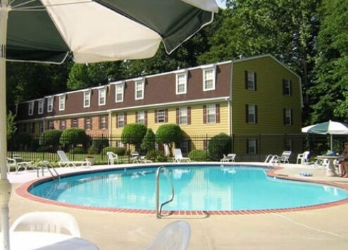 Primary Photo - Colonial Towne Apartments
