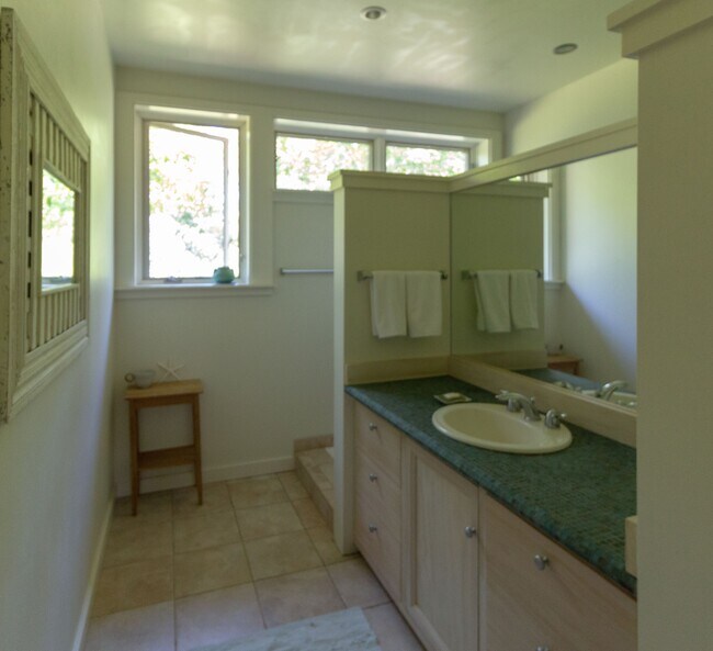 Building Photo - 465 Blank Ln