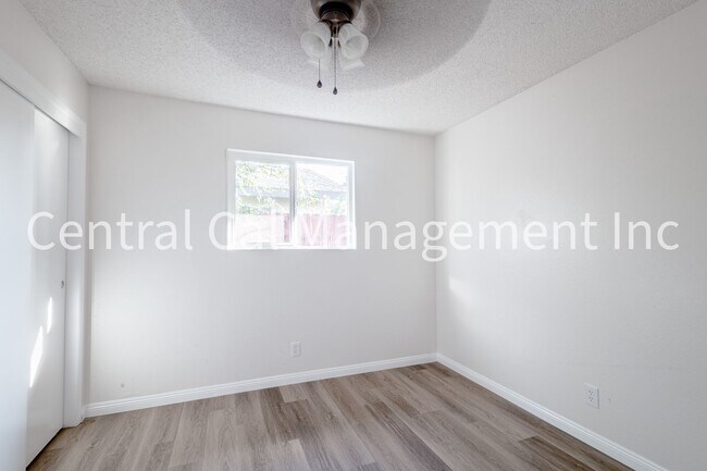 Building Photo - 4621 Auburn St