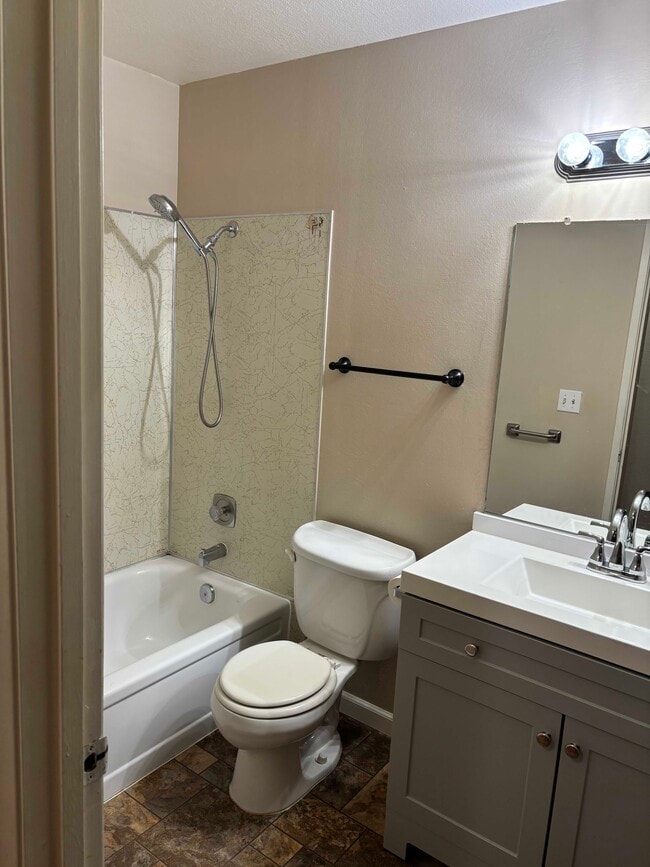 Building Photo - 1714 Kent St