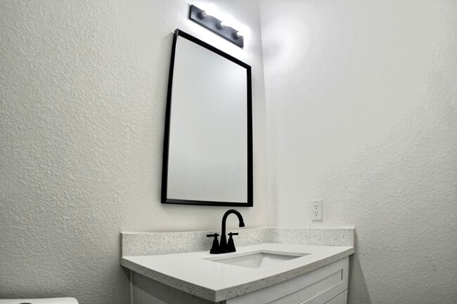 Building Photo - 9705 Garcroft St