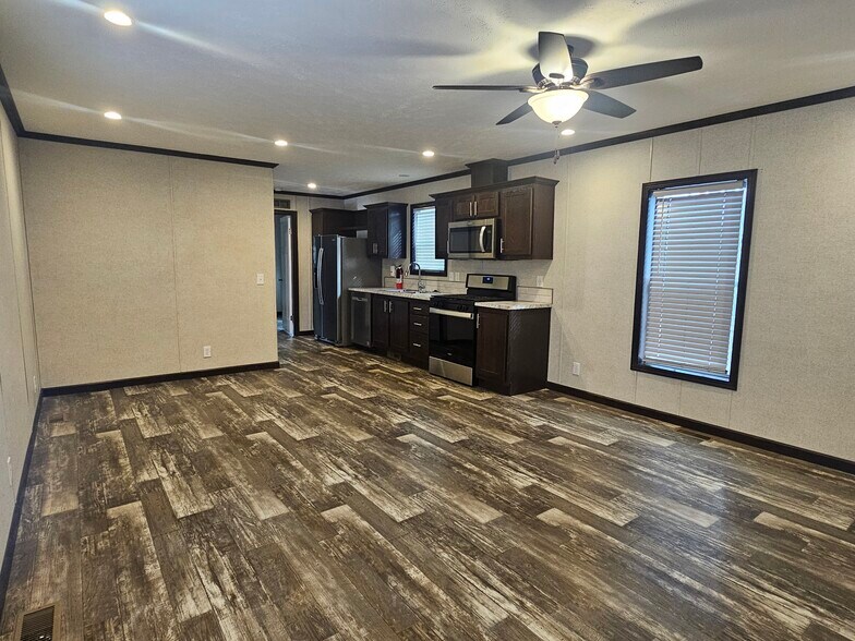 Building Photo - 333 E Lakewood Blvd